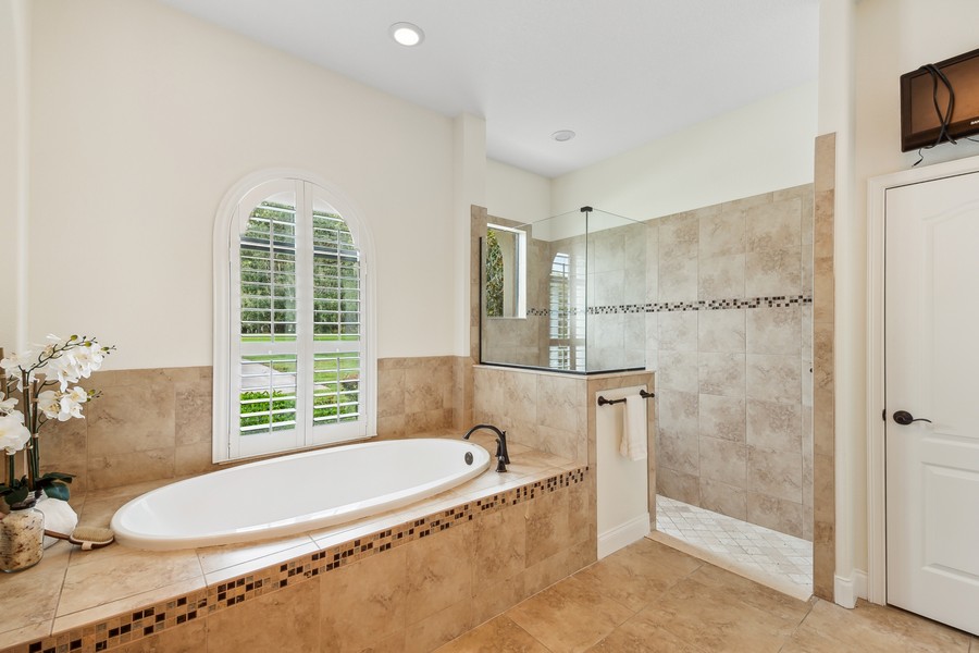 Real Estate Photography - 1900 N Lake Eloise Dr, Winter Haven, FL, 33884 - Primary Bathroom