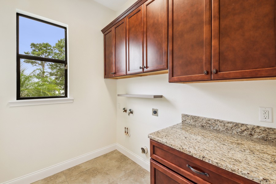 Real Estate Photography - 1900 N Lake Eloise Dr, Winter Haven, FL, 33884 - Laundry Room