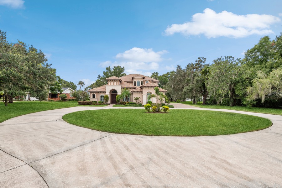 Real Estate Photography - 1900 N Lake Eloise Dr, Winter Haven, FL, 33884 - Front View