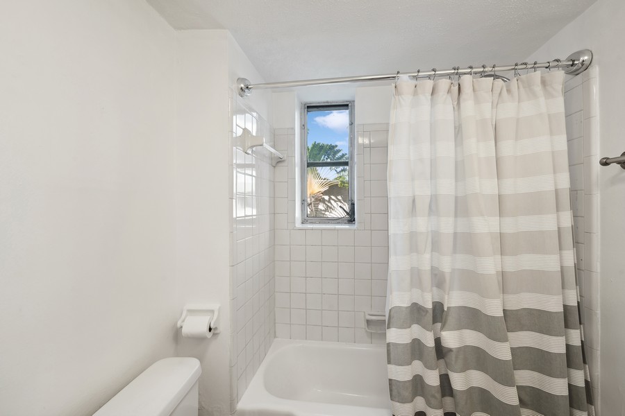 Real Estate Photography - 524 Orton Ave, #202, Fort Lauderdale, FL, 33304 - 