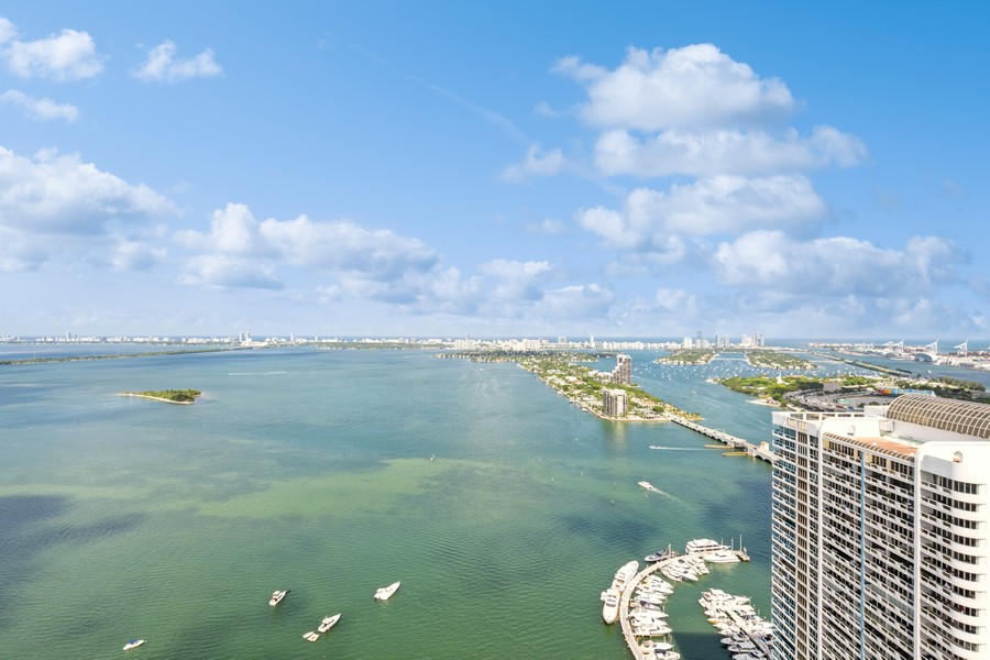Real Estate Photography - 1750 N Bayshore Dr Apt 4802, Miami, FL, 33132 - 