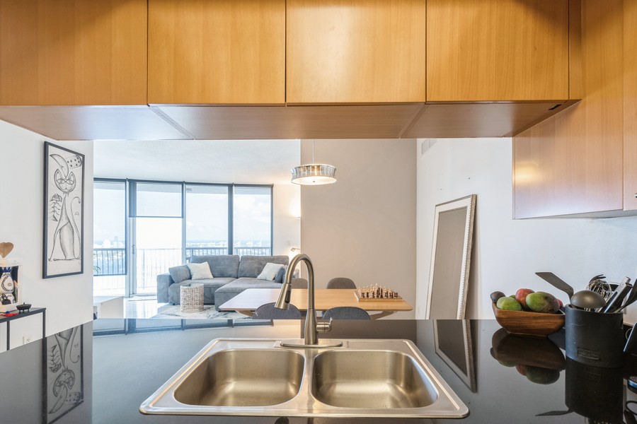 Real Estate Photography - 1750 N Bayshore Dr Apt 4802, Miami, FL, 33132 - 