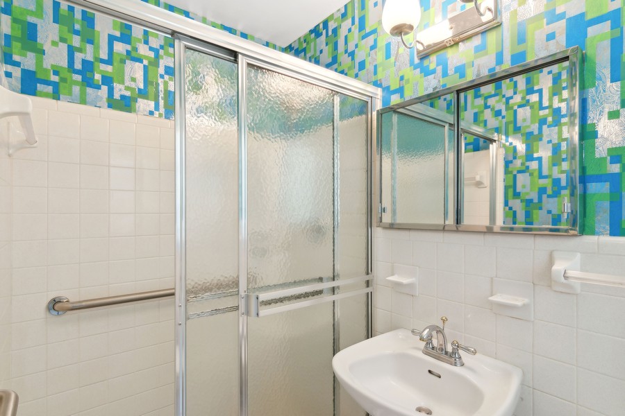 Real Estate Photography - 3300 Duncan Avenue, Sarasota, FL, 34239 - Primary Bathroom