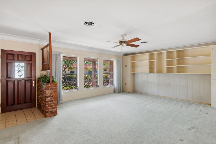 Real Estate Photography - 3300 Duncan Avenue, Sarasota, FL, 34239 - Foyer/Living Room