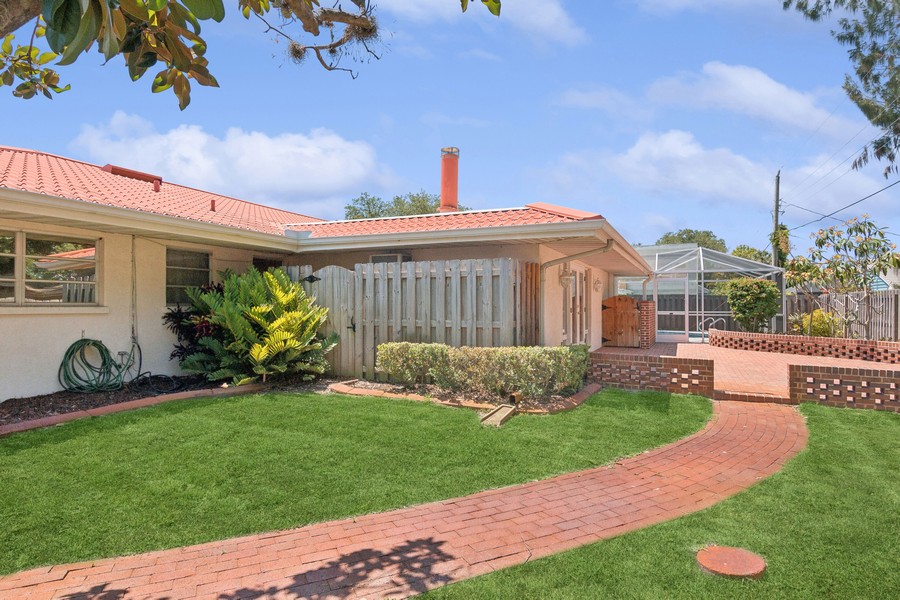 Real Estate Photography - 3300 Duncan Avenue, Sarasota, FL, 34239 - Back Yard
