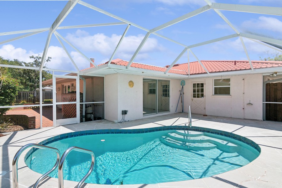 Real Estate Photography - 3300 Duncan Avenue, Sarasota, FL, 34239 - Pool