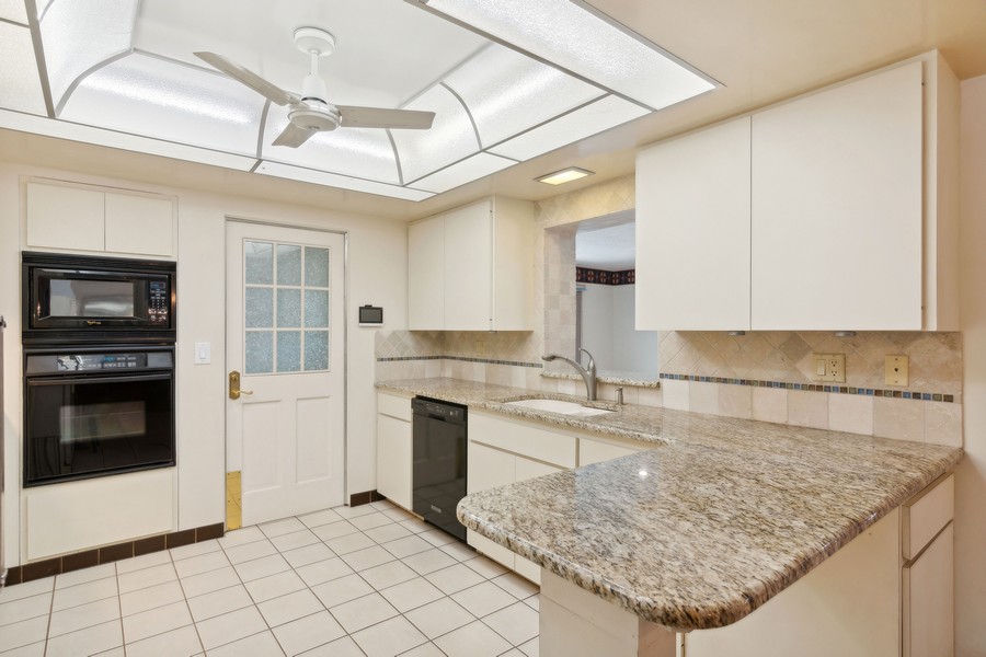 Real Estate Photography - 3300 Duncan Avenue, Sarasota, FL, 34239 - Kitchen