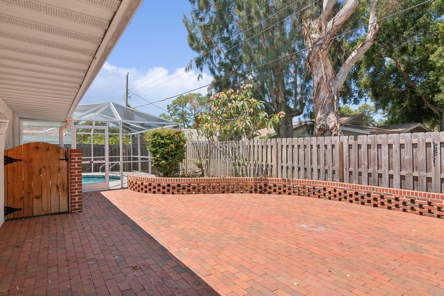 Real Estate Photography - 3300 Duncan Avenue, Sarasota, FL, 34239 - Patio