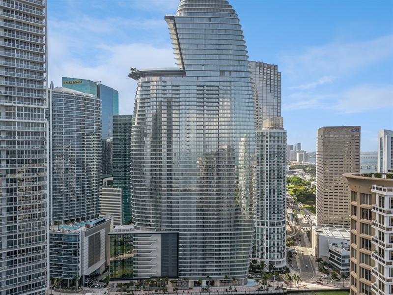Real Estate Photography - 300 Biscayne Blvd Way #601, Miami, FL, 33131 - Aerial View