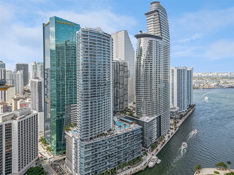 Real Estate Photography - 300 Biscayne Blvd Way #601, Miami, FL, 33131 - Aerial View