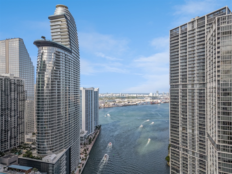 Real Estate Photography - 300 Biscayne Blvd Way #601, Miami, FL, 33131 - Aerial View