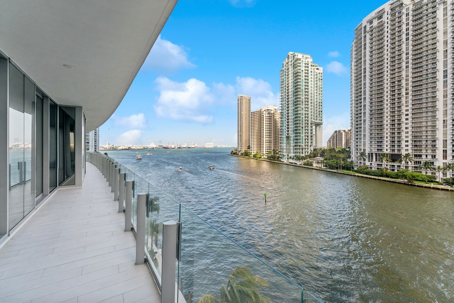 Real Estate Photography - 300 Biscayne Blvd Way #601, Miami, FL, 33131 - 