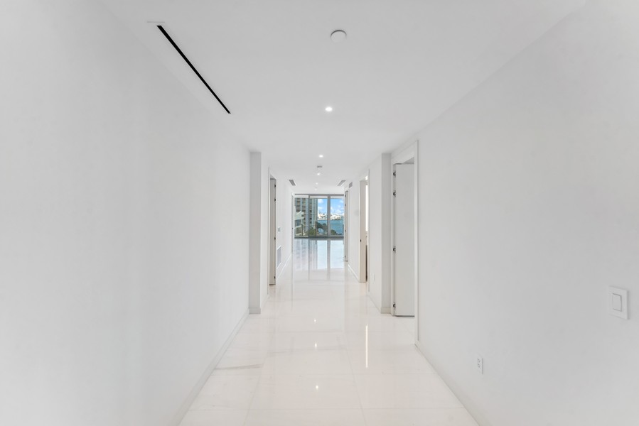 Real Estate Photography - 300 Biscayne Blvd Way #601, Miami, FL, 33131 - 