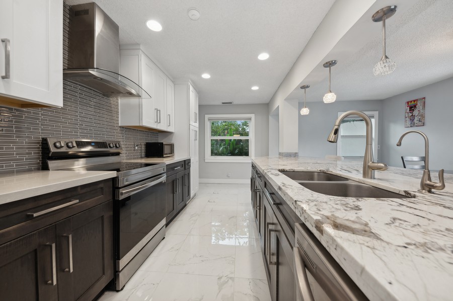Real Estate Photography - 729 Heron Dr, Delray Beach, FL, 33444 - Kitchen