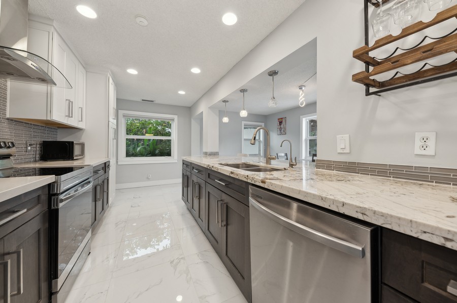 Real Estate Photography - 729 Heron Dr, Delray Beach, FL, 33444 - Kitchen