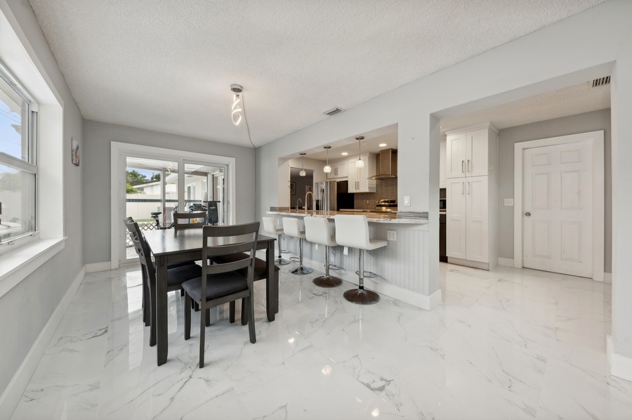 Real Estate Photography - 729 Heron Dr, Delray Beach, FL, 33444 - Kitchen / Breakfast Room