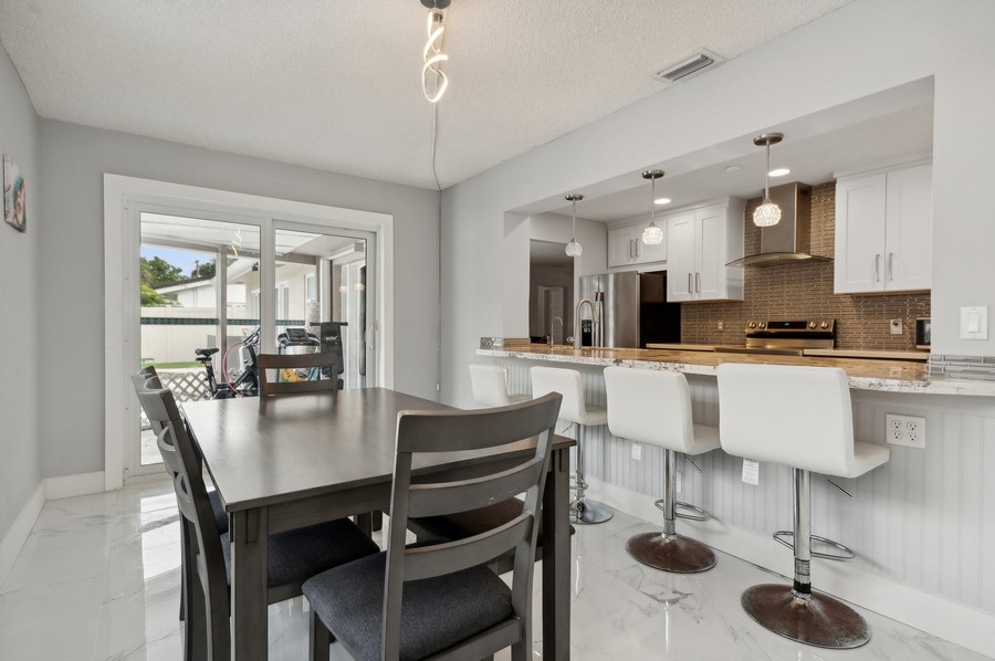 Real Estate Photography - 729 Heron Dr, Delray Beach, FL, 33444 - Kitchen / Breakfast Room