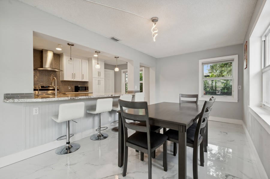Real Estate Photography - 729 Heron Dr, Delray Beach, FL, 33444 - Kitchen / Breakfast Room