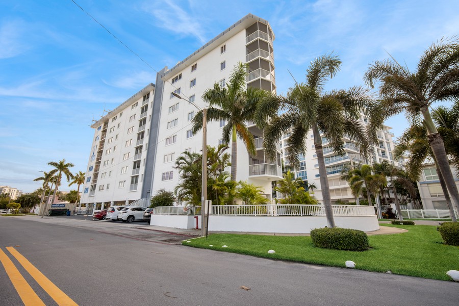 Real Estate Photography - 720 Bayshore Dr. #702, Fort Lauderdale, FL, 33304 - 