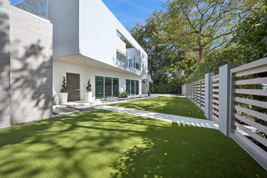 Real Estate Photography - 3709 Poinciana Ave., Coconut Grove, FL, 33133 - 