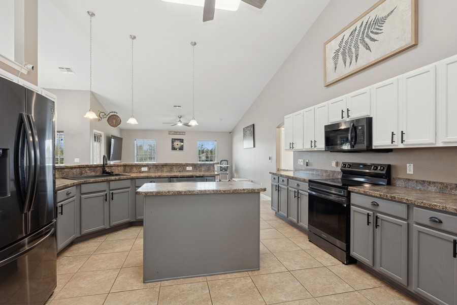 Real Estate Photography - 1017 S Glen Meadow Loop, Lecanto, FL, 34461 - 