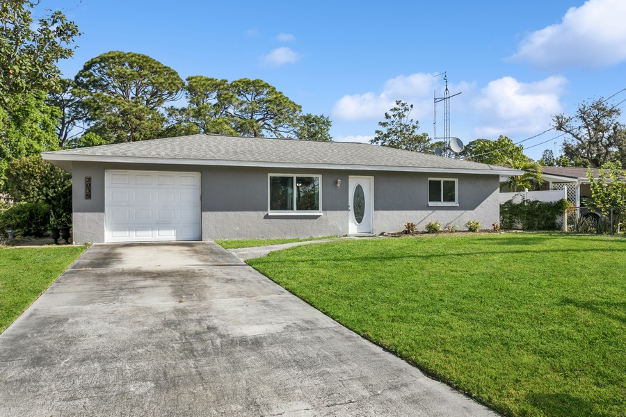 Real Estate Photography - 2039 Kai Drive, Sarasota, FL, 34231 - 
