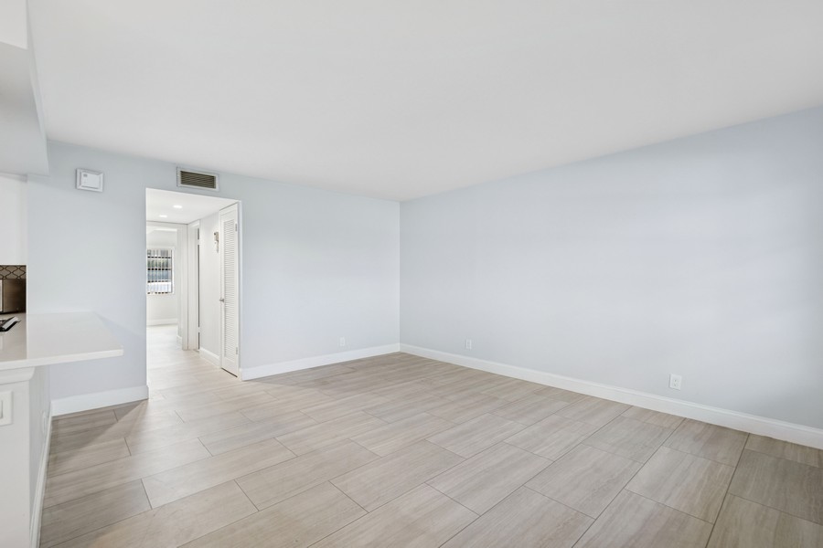 Real Estate Photography - 450 piedmont J, Delray Beach, FL, 33484 - Living Room
