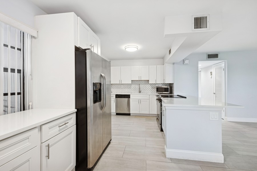 Real Estate Photography - 450 piedmont J, Delray Beach, FL, 33484 - Kitchen