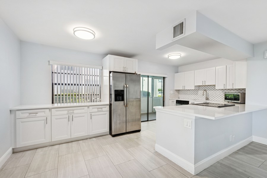 Real Estate Photography - 450 piedmont J, Delray Beach, FL, 33484 - Kitchen