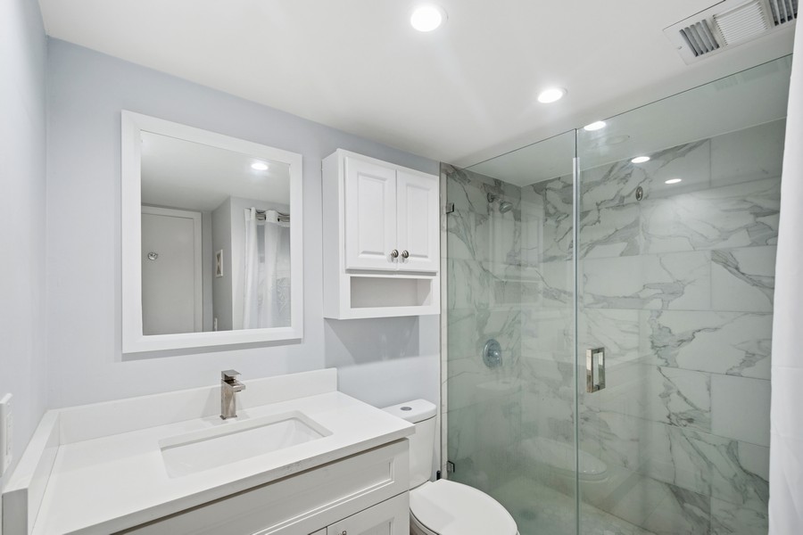 Real Estate Photography - 450 piedmont J, Delray Beach, FL, 33484 - 2nd Bathroom