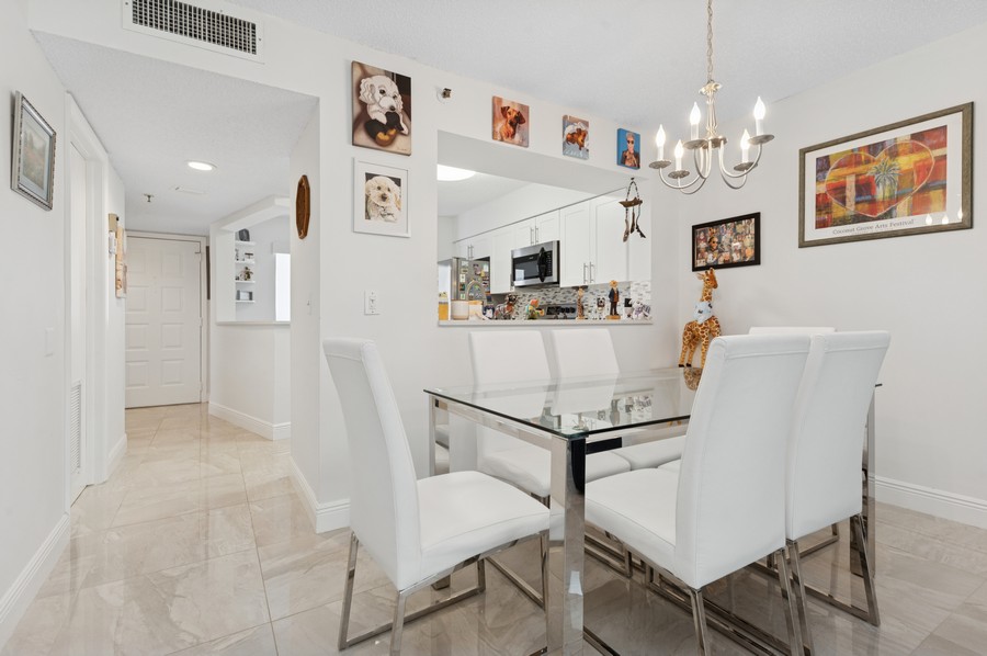 Real Estate Photography - 14475 Strathmore Lane apt.508, Delray Beach, FL, 33446 - Foyer/Dining Room