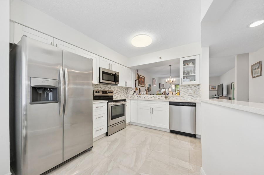 Real Estate Photography - 14475 Strathmore Lane apt.508, Delray Beach, FL, 33446 - Kitchen