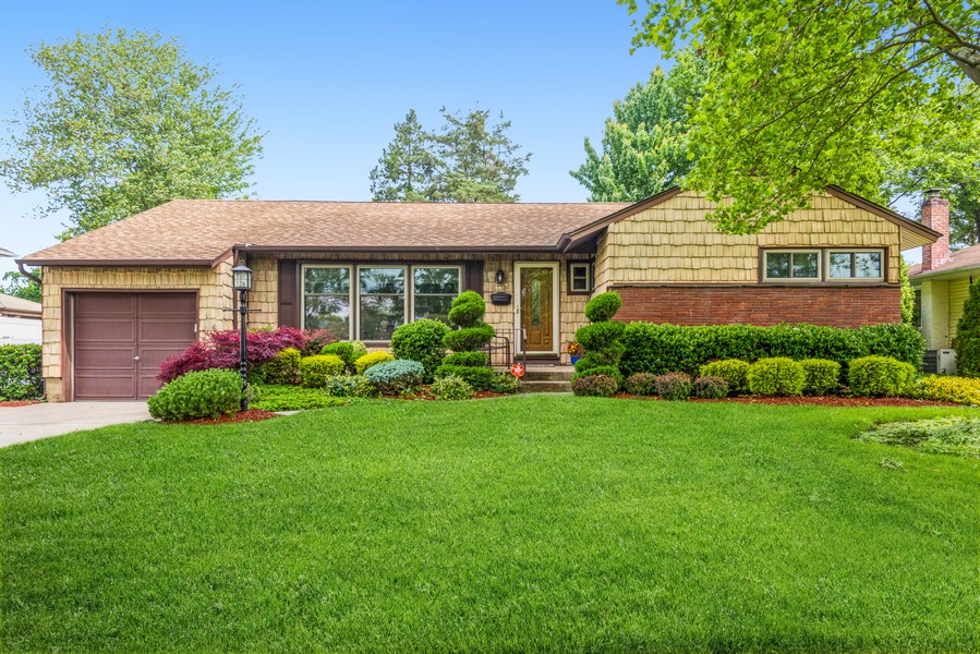 1467 Rose Ln, East Meadow, NY, 11554 Virtual Tour