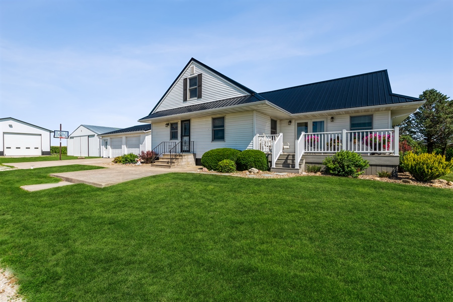 6767 19th Ave, Van Horne, IA, 52346 Virtual Tour Iowa Realty