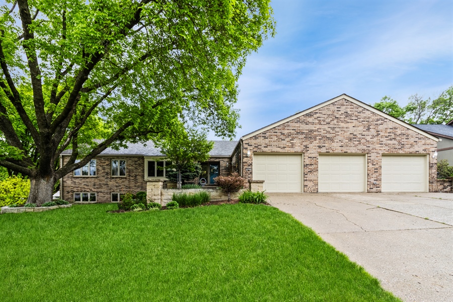 813-36th-st-west-des-moines-ia-50265-virtual-tour-iowa-realty