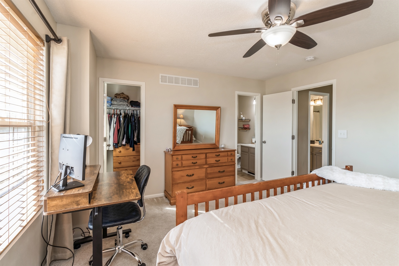 5410 SE 30th St, Des Moines, IA, 50320 Virtual Tour Iowa Realty SOUTH OFFICE