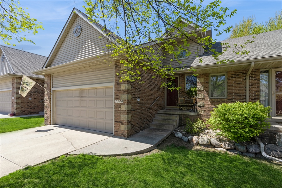 2380-nw-163rd-st-clive-ia-50325-virtual-tour-iowa-realty-mills