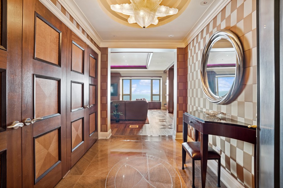 800 N Michigan Avenue, Apartment 4701, Chicago, IL, 60611 Virtual Tour