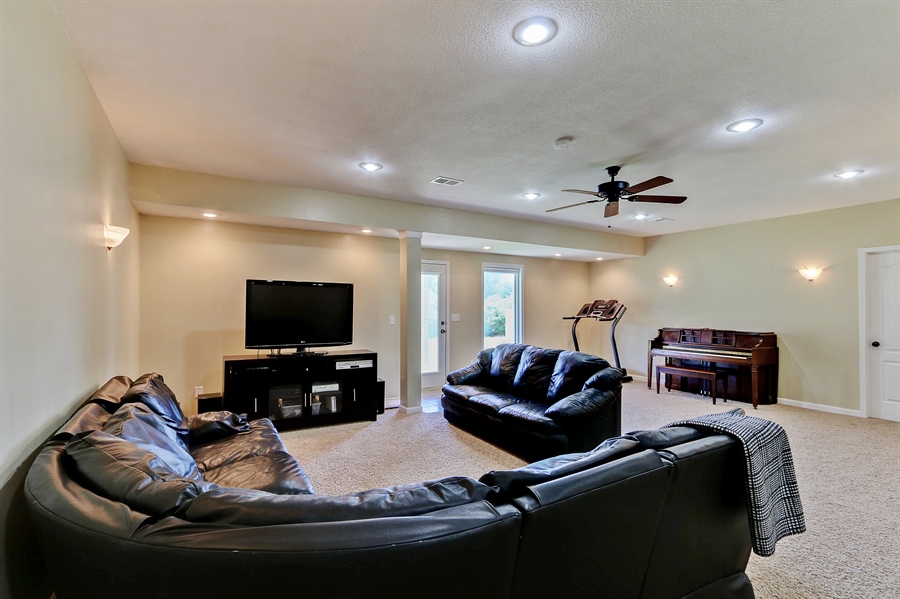 7411 N Tipton Avenue, Parkville, MO, 64152 Virtual Tour Keller