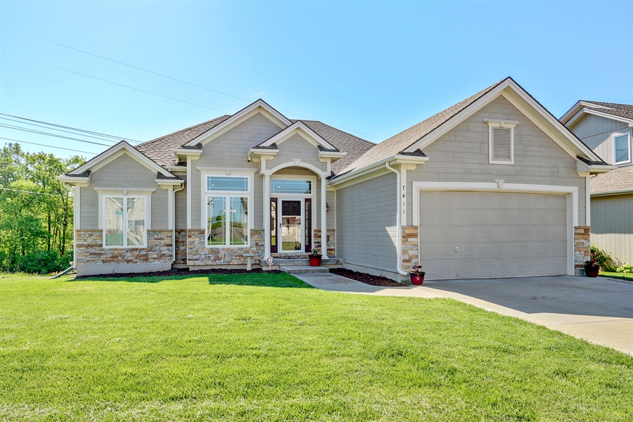 7411 N Tipton Avenue, Parkville, MO, 64152 Virtual Tour Keller