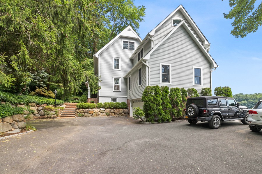 203 Coolidge Drive, Centerport, NY, 11721 Virtual Tour Signature