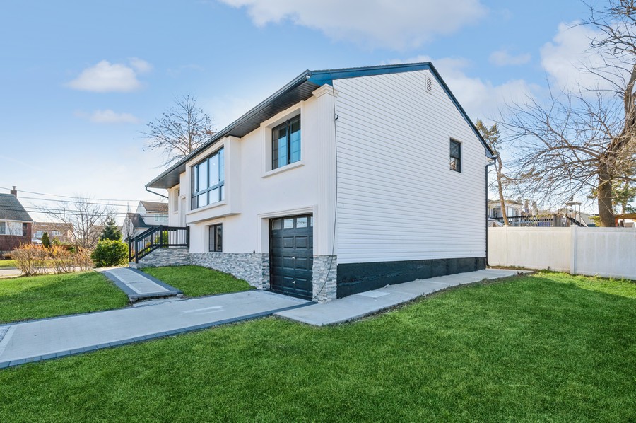 3430 Lindbergh Avenue, Oceanside, NY, 11572 Virtual Tour Signature