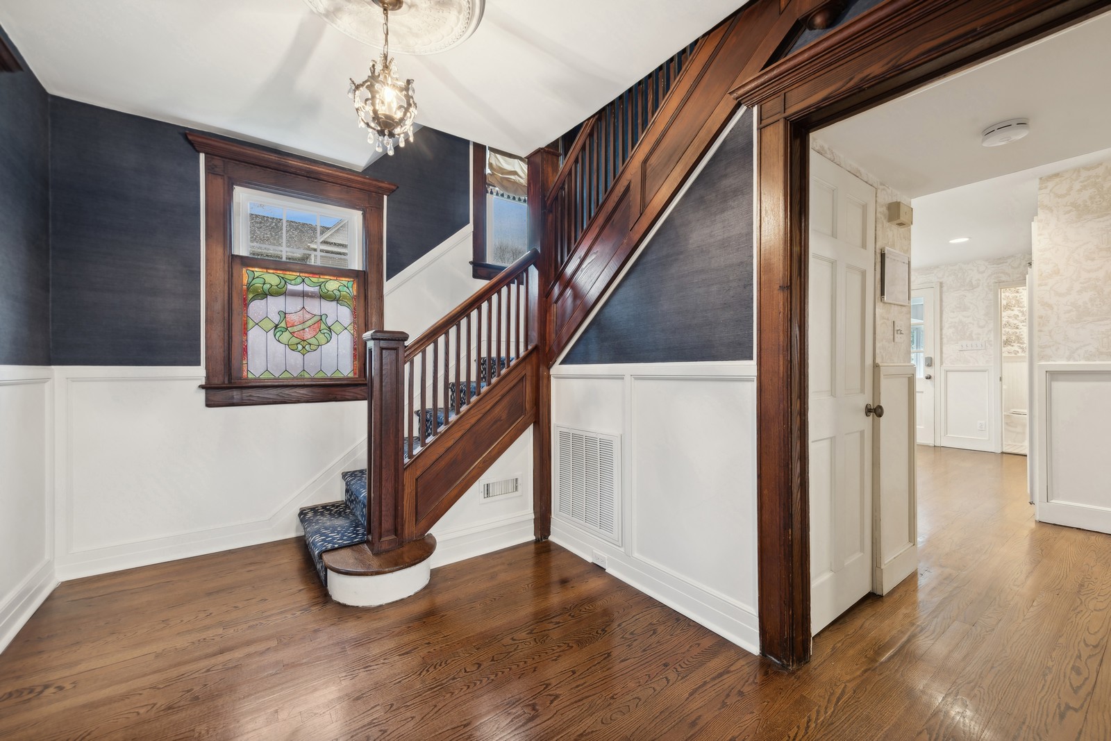 26 Oakland Street, Huntington, NY, 11743 Virtual Tour Signature