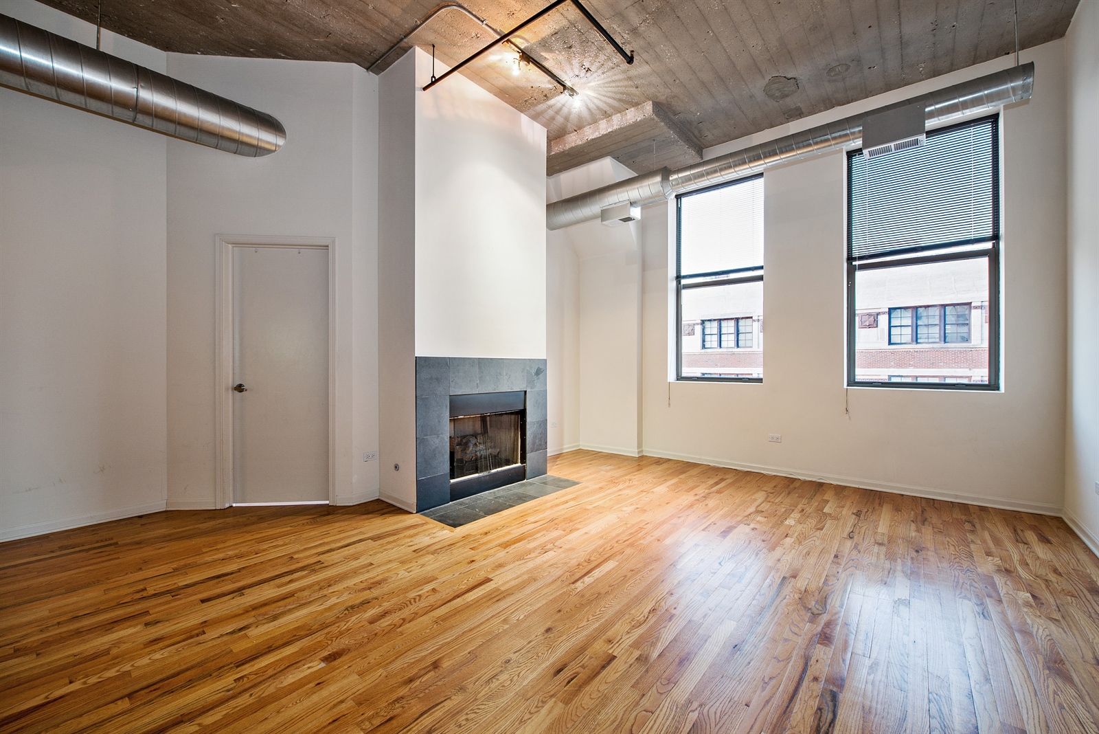 758 N Larrabee St 714 Chicago Il 60654 Virtual Tour Cl3 Property Management