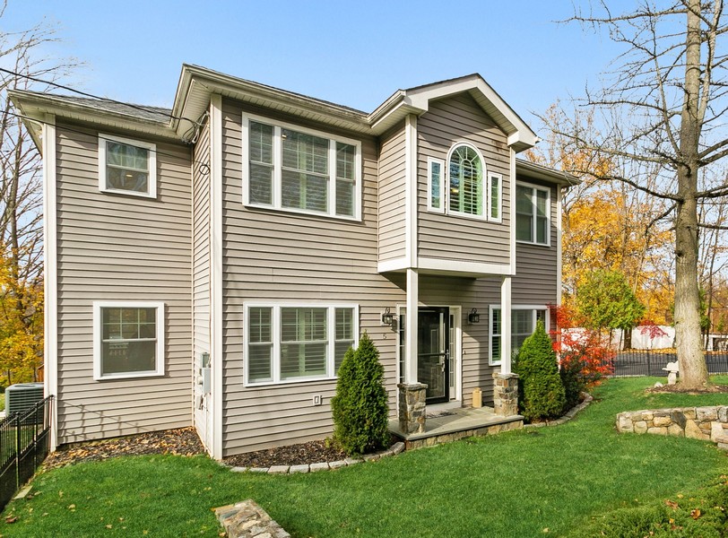 5 Parkway Drive North, Yorktown Heights, Ny, 10598 