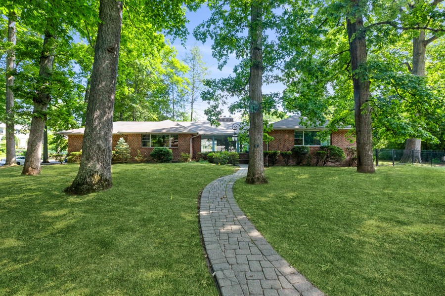 41 Old Oak Road, Glen Ridge, NJ, 07028 Virtual Tour BHHS New Jersey