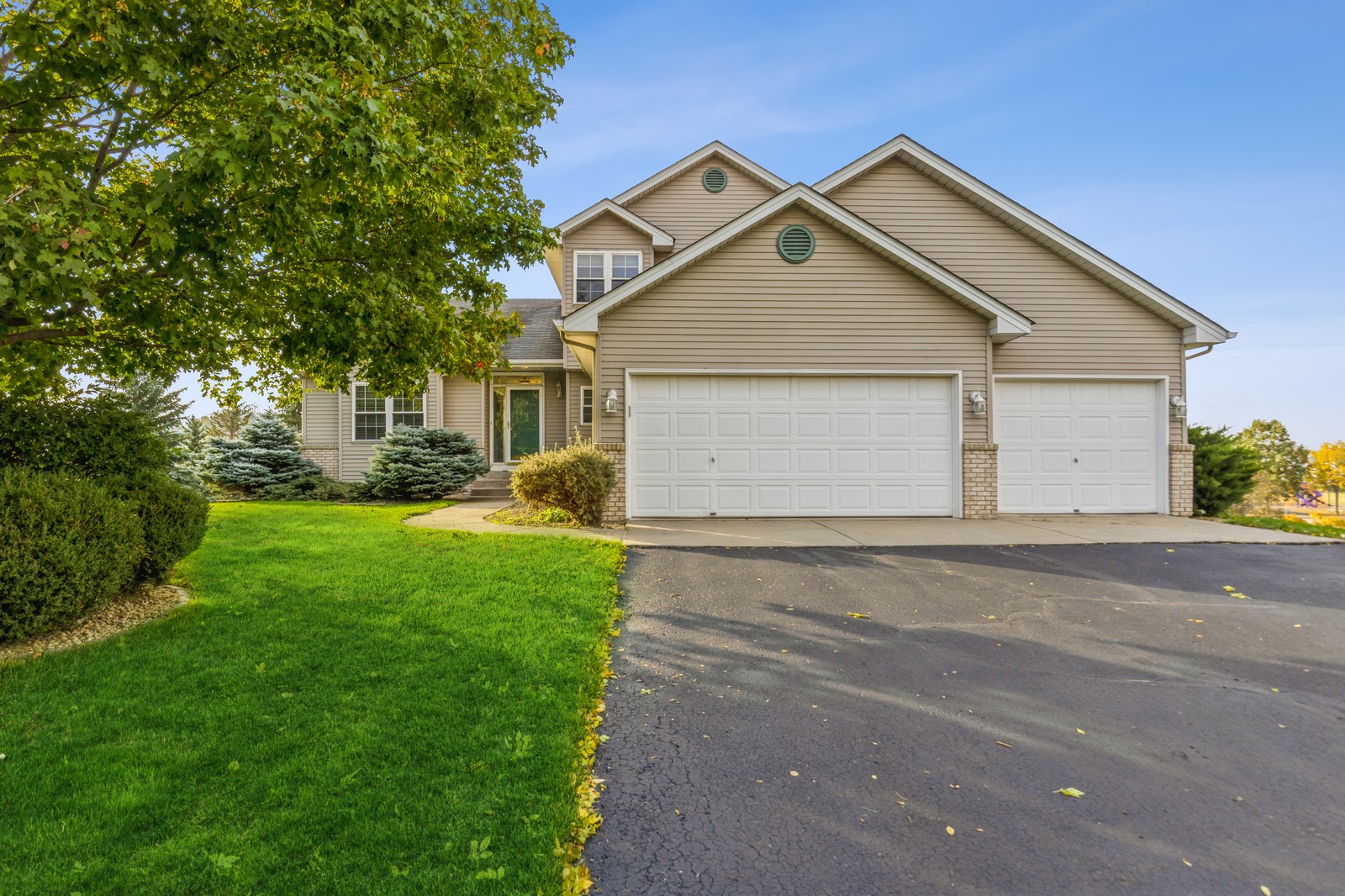17472 Goodland Path, Lakeville, MN, 55044 Virtual Tour
