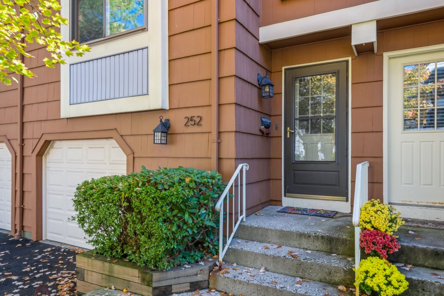 252 Treetop Circle, Nanuet, NY, 10954 Virtual Tour Howard Hanna