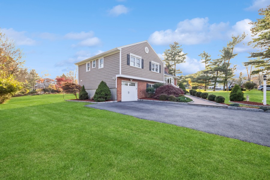 16 Birchbrook Drive, Valhalla, NY, 10595 Virtual Tour The Foxes