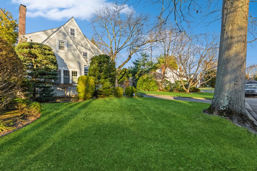 3155 Birch Place, Wantagh, NY, 11793 Virtual Tour Realty Advisors